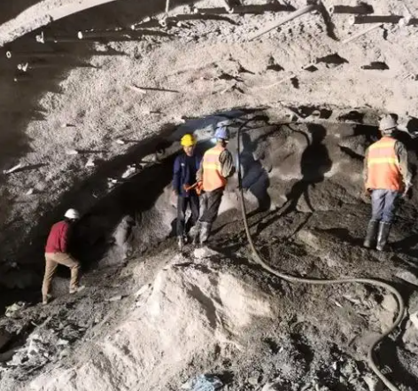 金门拱顶带模注浆料的施工流程及注意事项